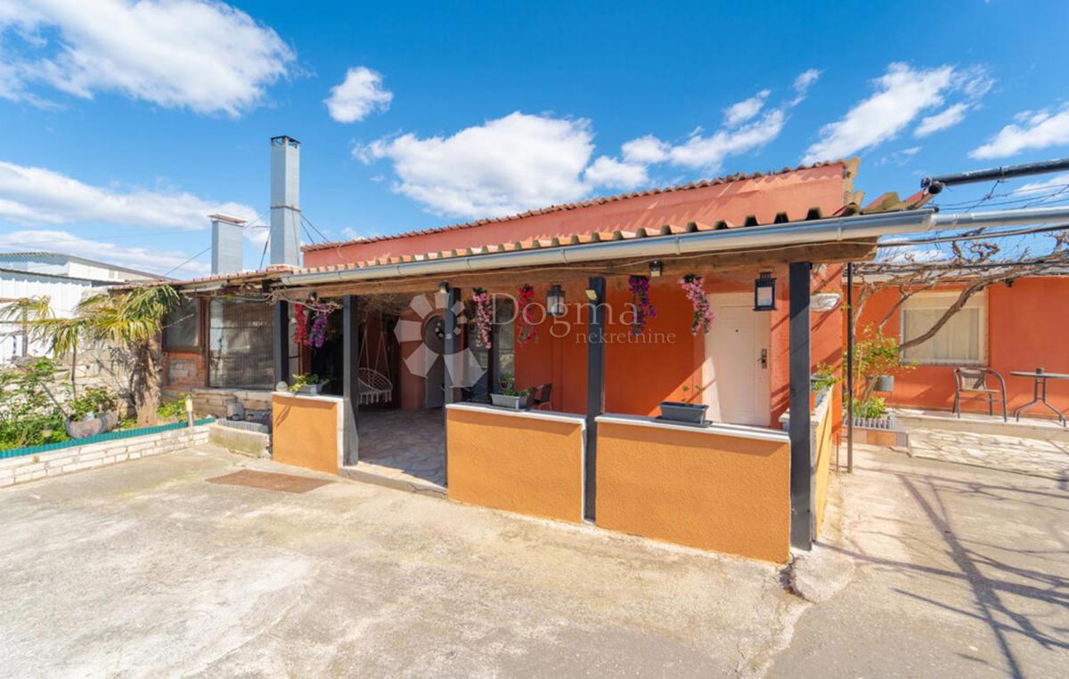 Casa Donji Karin, Benkovac, 250m2