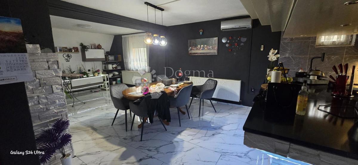 Casa Donji Karin, Benkovac, 250m2