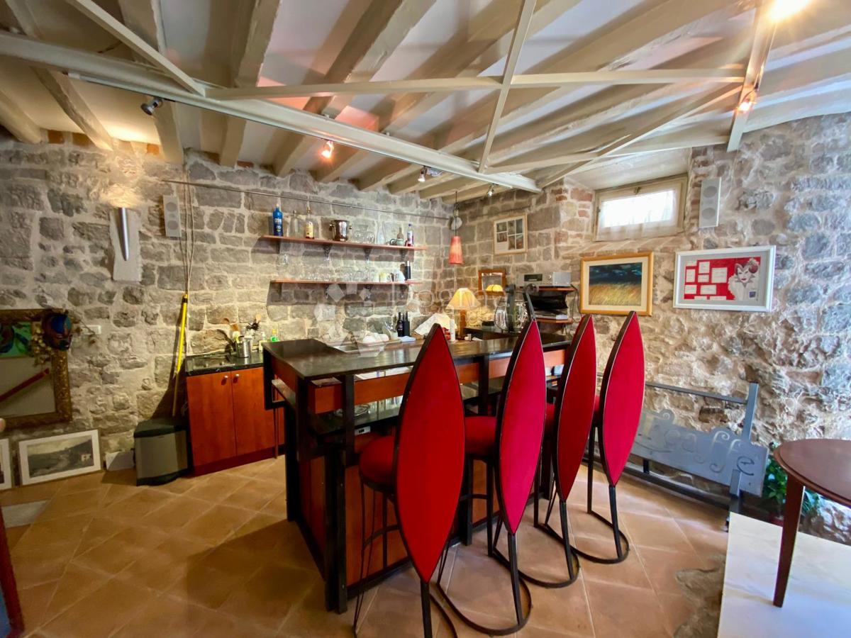 Allogio Grad, Šibenik, 84m2