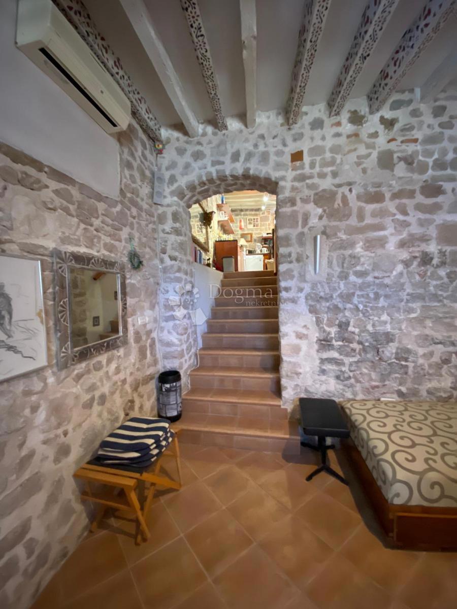 Allogio Grad, Šibenik, 84m2