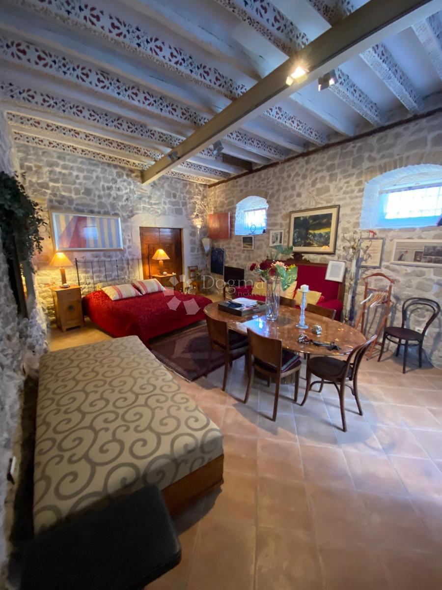 Allogio Grad, Šibenik, 84m2