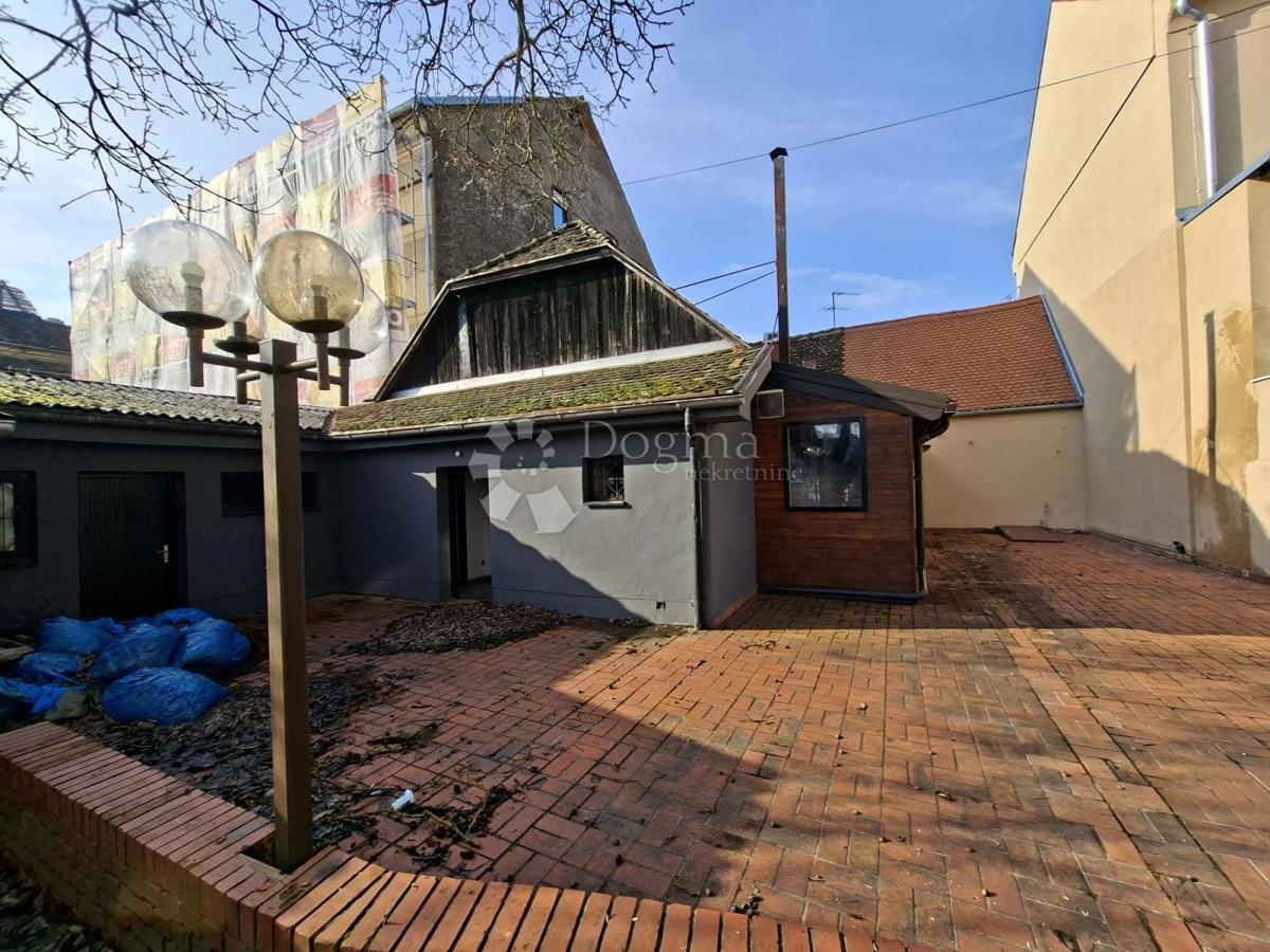 Locale commerciale Centar, Sisak, 133m2