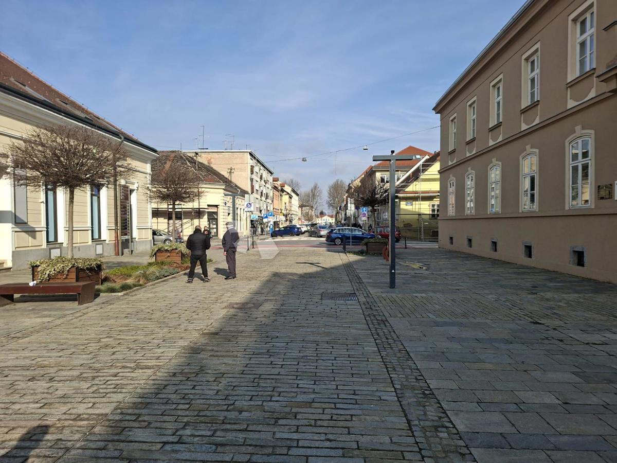 Locale commerciale Centar, Sisak, 133m2