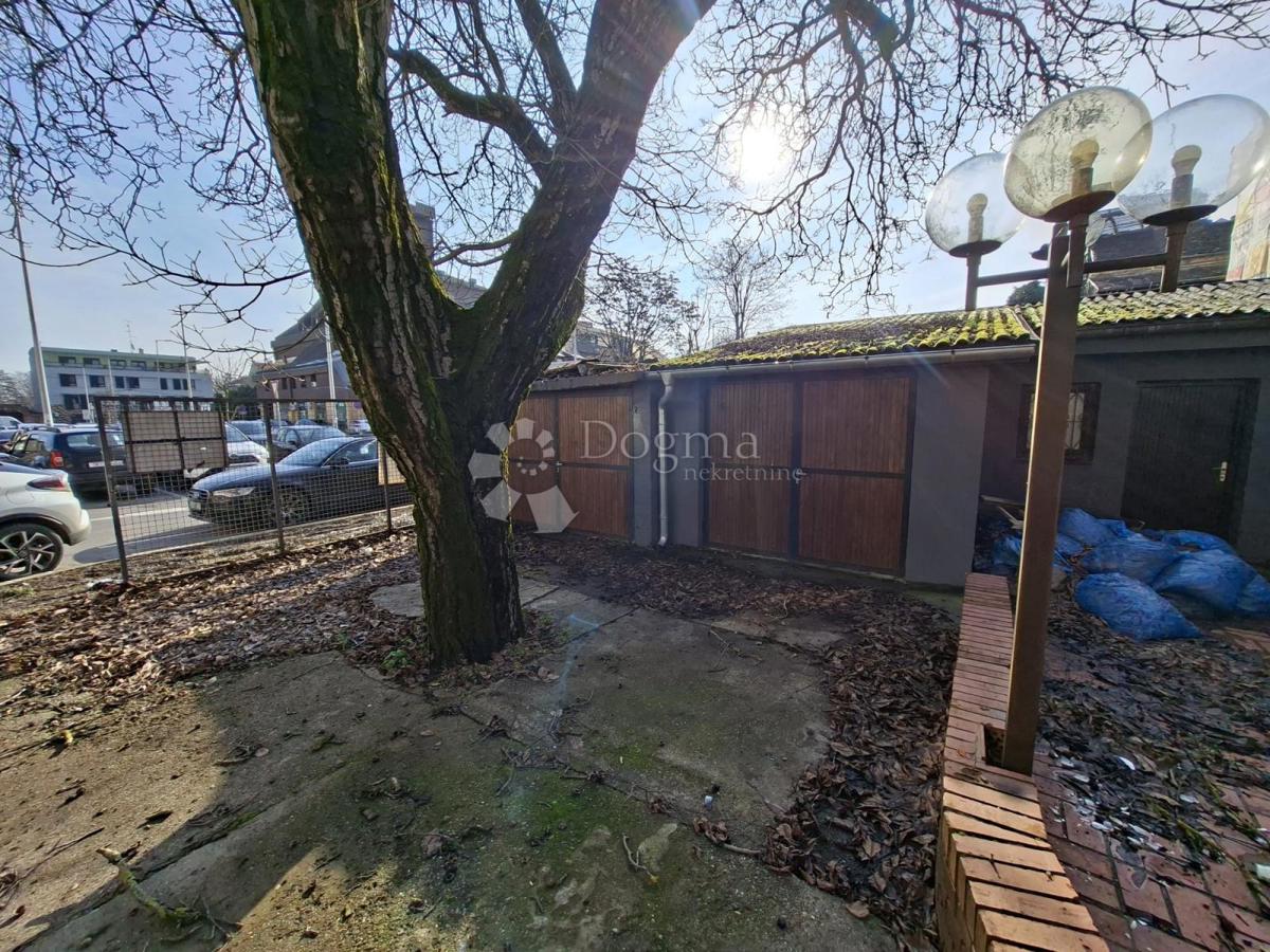 Locale commerciale Centar, Sisak, 133m2