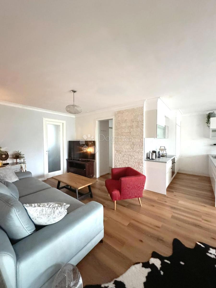 Allogio Branimirova Obala, Zadar, 95m2