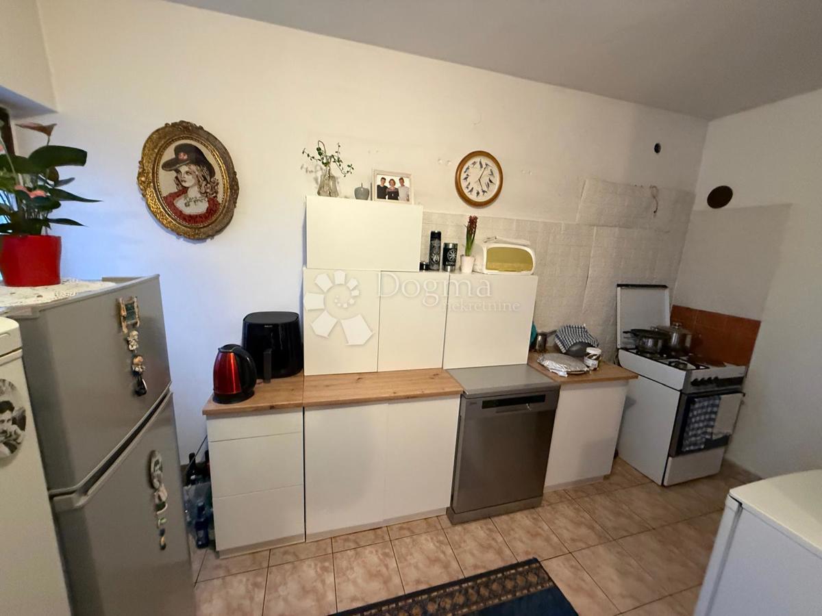 Allogio Centar, Gospić, 70m2