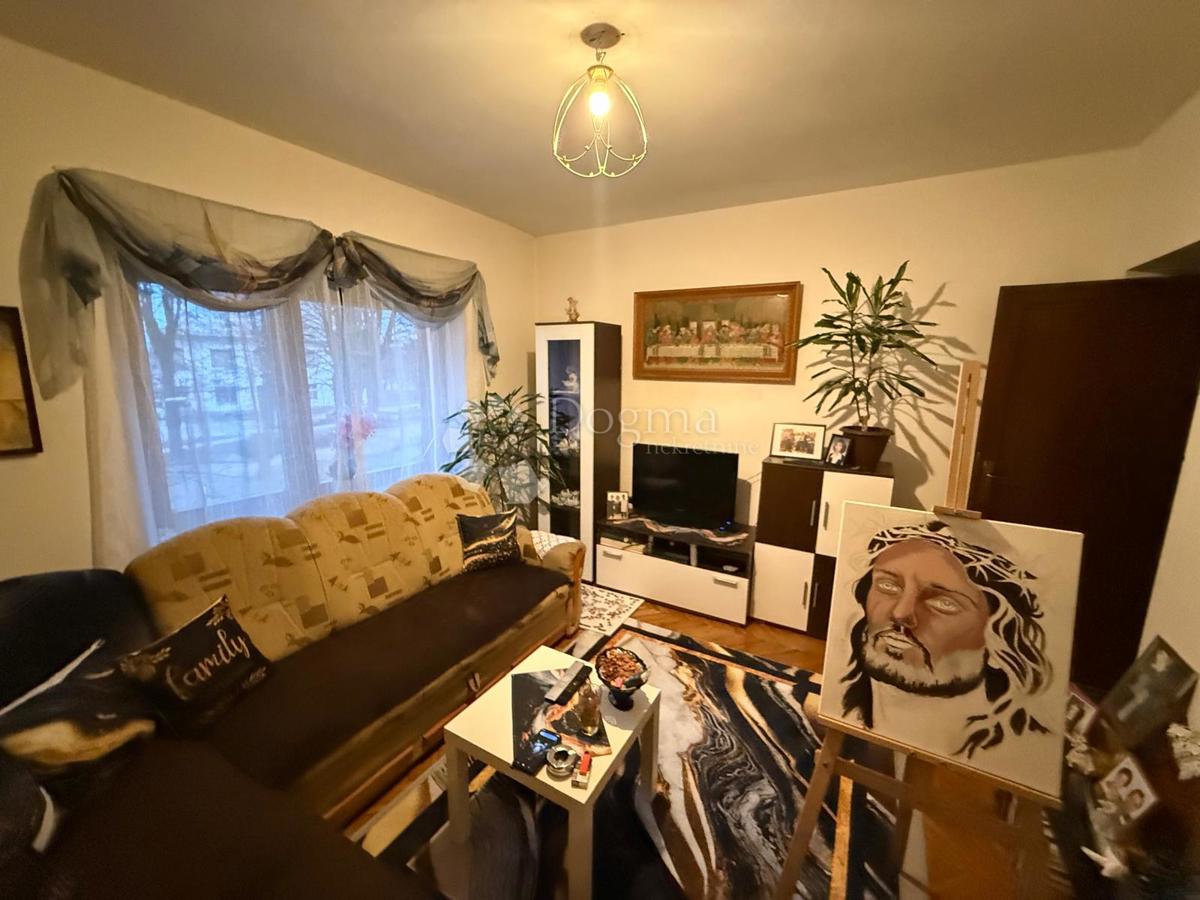 Allogio Centar, Gospić, 70m2