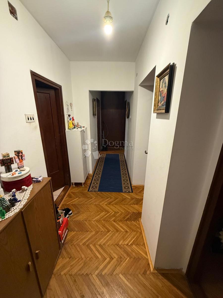 Allogio Centar, Gospić, 70m2