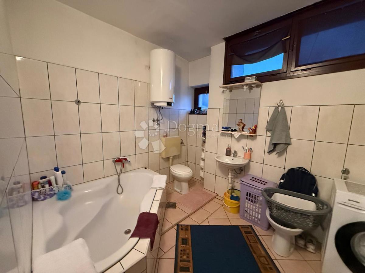 Allogio Centar, Gospić, 70m2