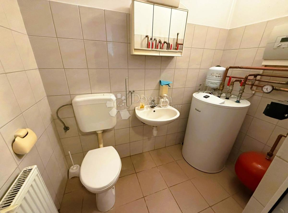 Locale commerciale Bartolovec, Trnovec Bartolovečki, 568m2