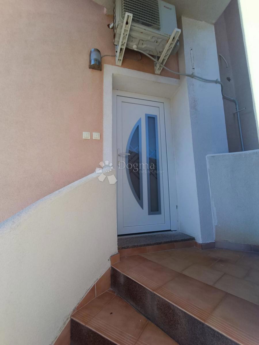 Appartamento 46 m² con balcone e terrazza – Palit, Rab