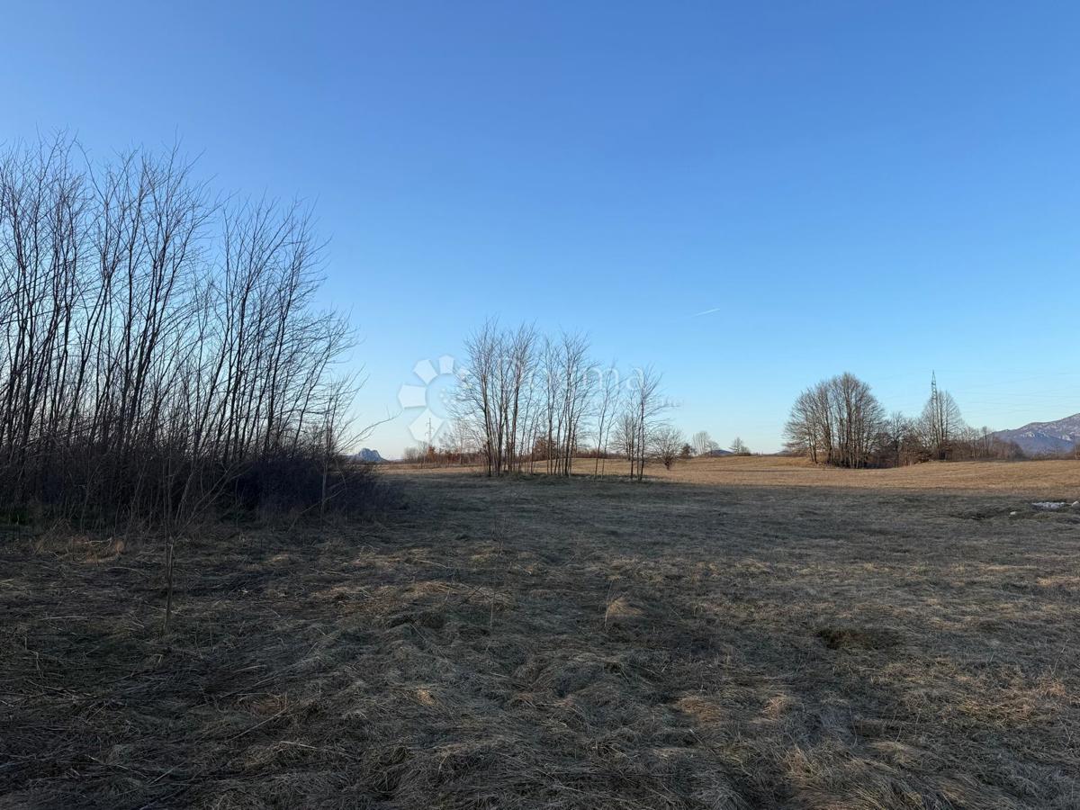 Terreno edificabile Lovinac, 5.280m2