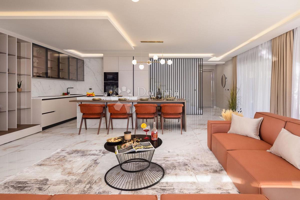 Casa Kaštel Sućurac, Kaštela, 250m2