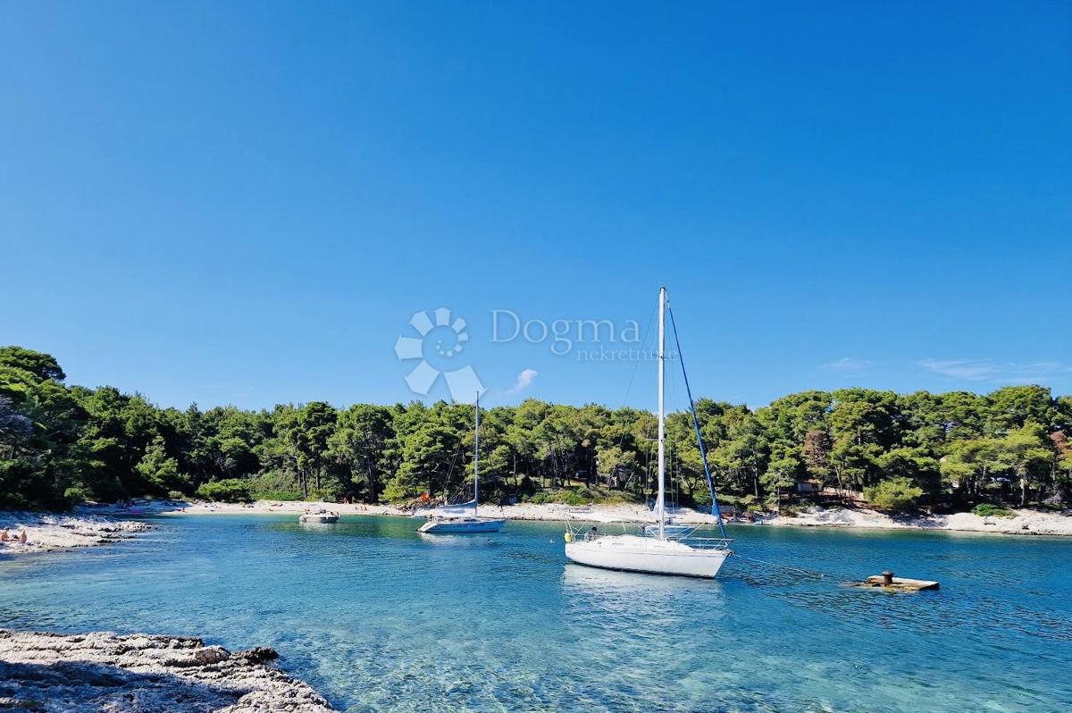 Terreno agricolo Mali Lošinj, 3.760m2