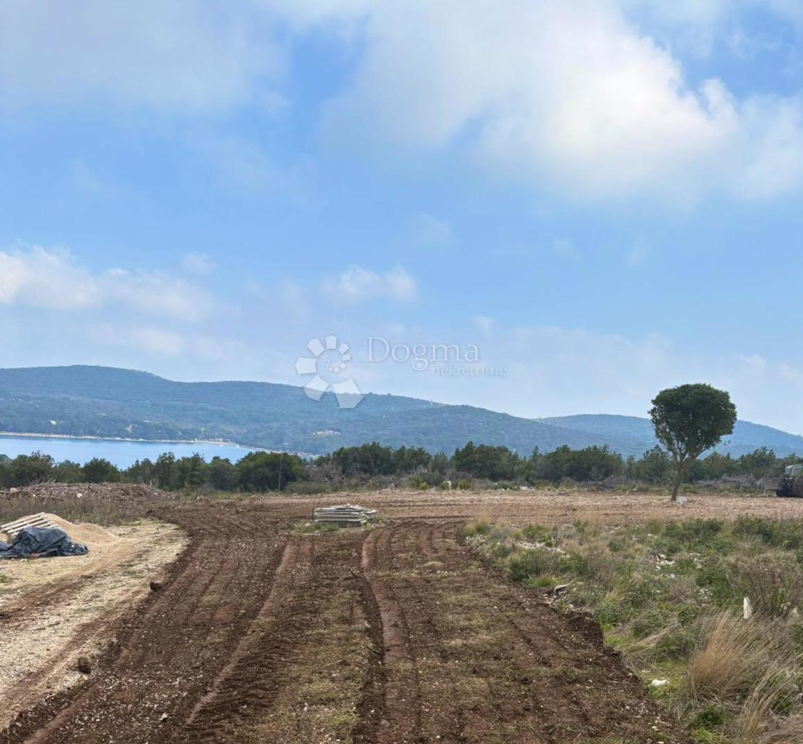 Terreno agricolo Mali Lošinj, 3.760m2