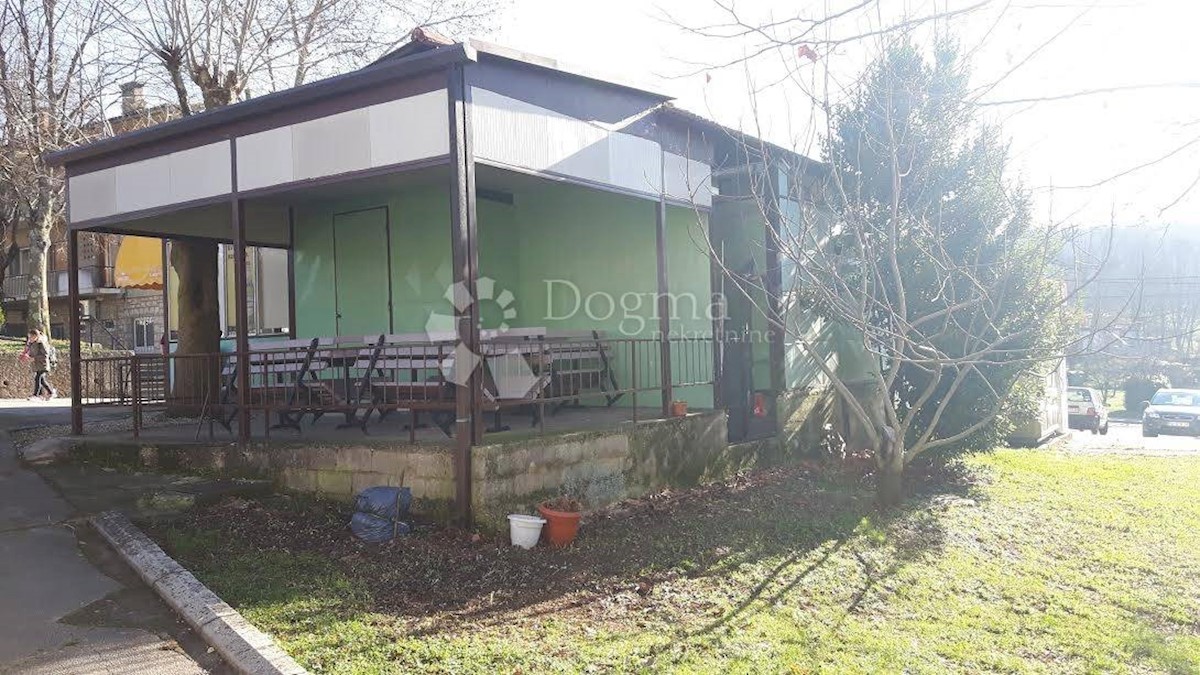 Locale commerciale Potpićan, Kršan, 72m2