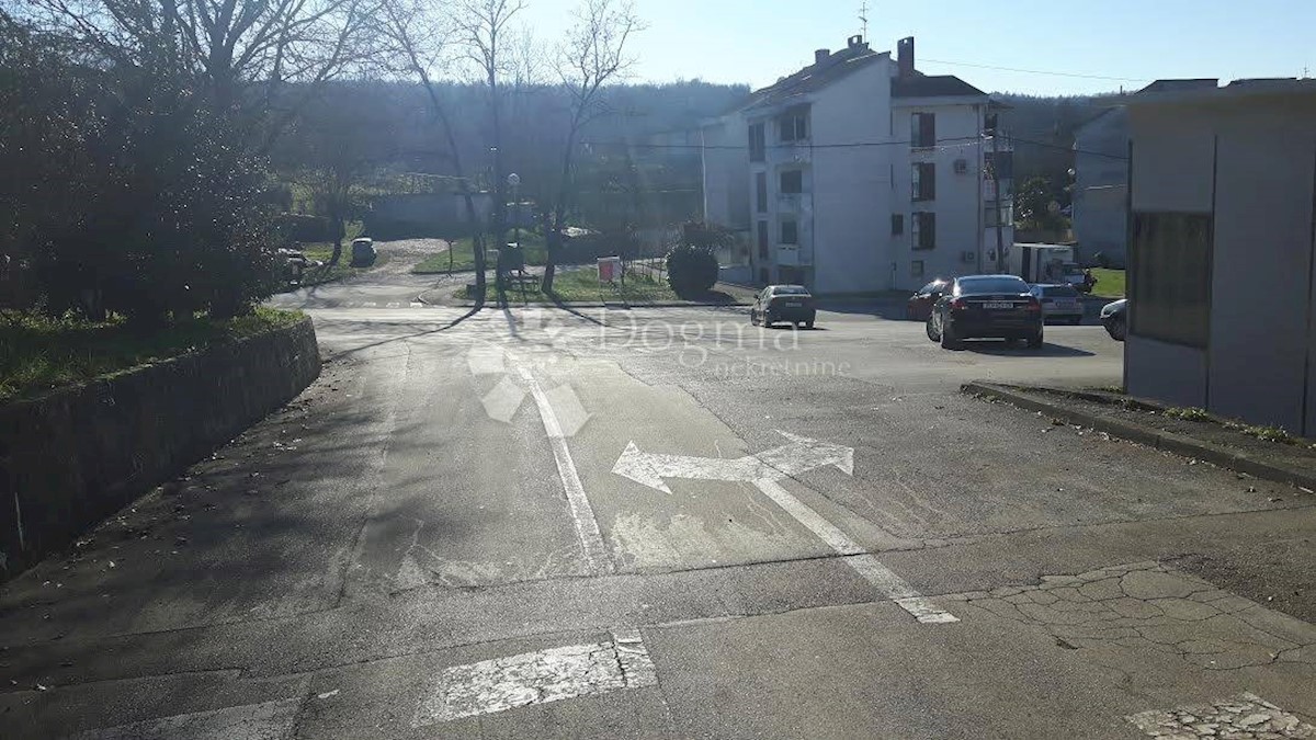 Locale commerciale Potpićan, Kršan, 72m2