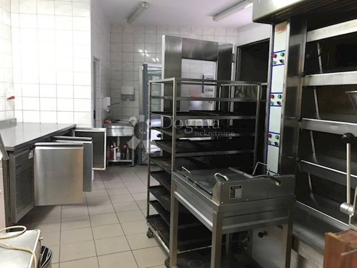 Locale commerciale Selce, Crikvenica, 57,55m2