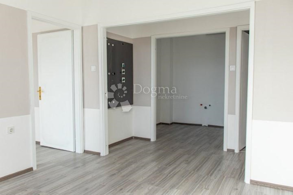 Locale commerciale Pećine, Rijeka, 96m2