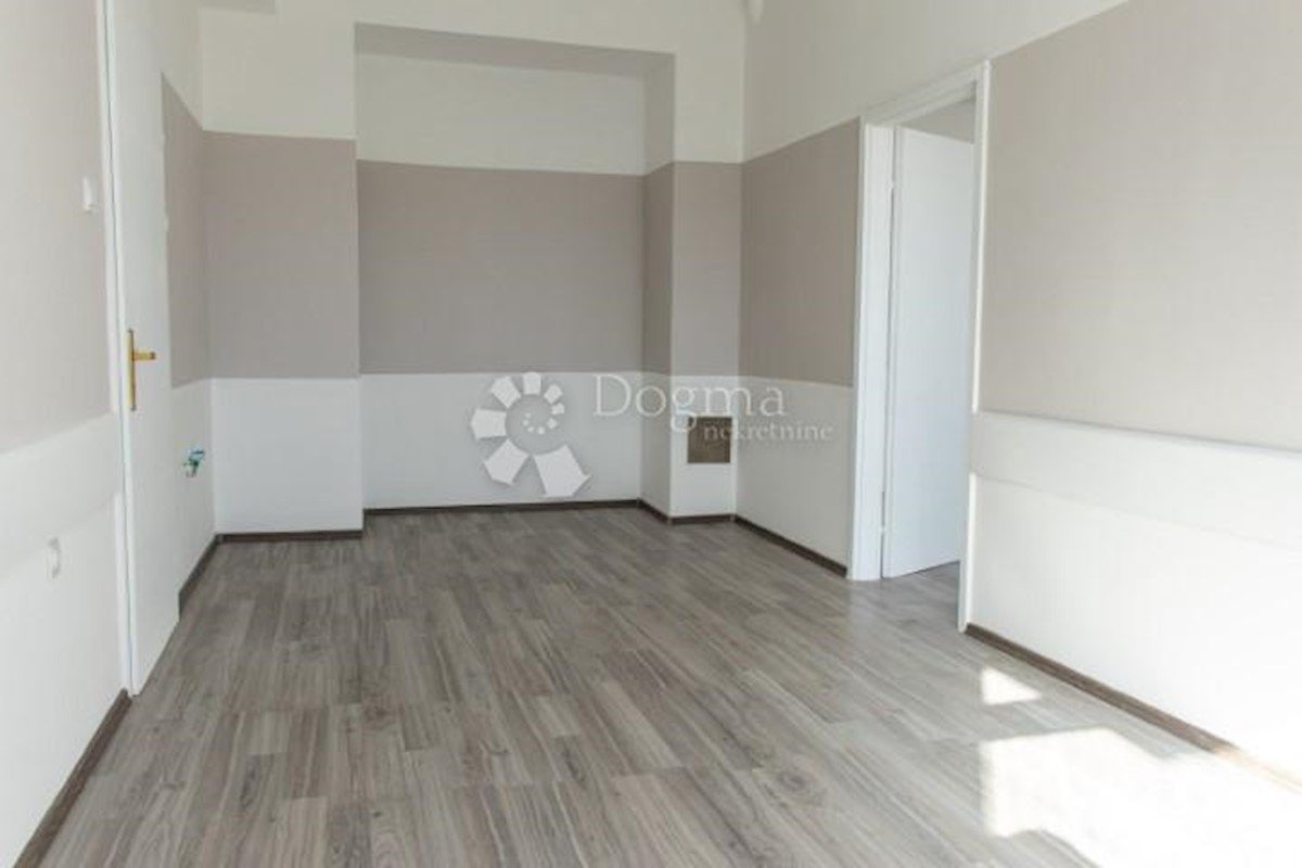 Locale commerciale Pećine, Rijeka, 96m2