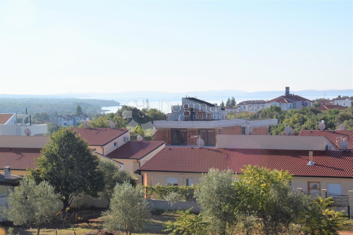 CASA CON VISTA MARE E UFFICI AL PIANO TERRA