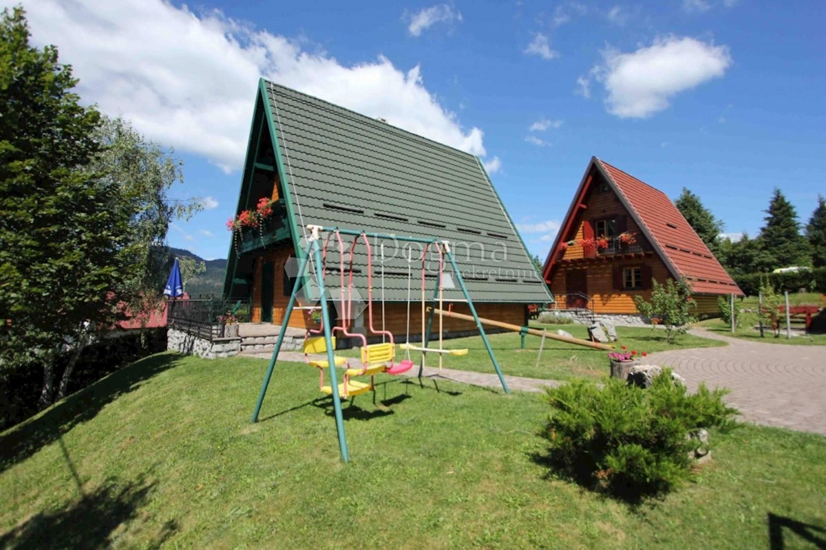 Casa Crni Lug, Delnice, 1.894m2