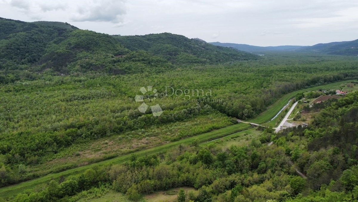 Terreno Motovun, Krti, 1.062m2