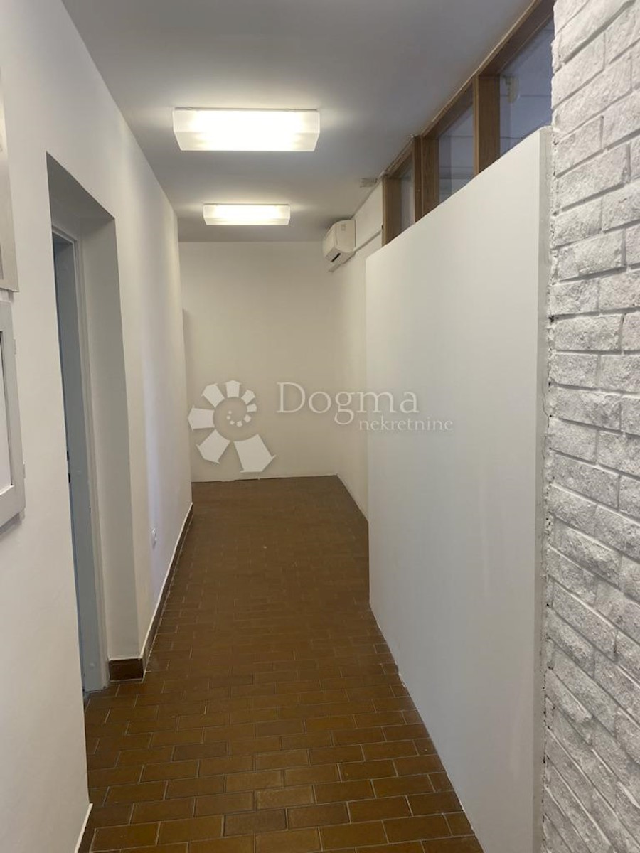 Locale commerciale Podmurvice, Rijeka, 176m2