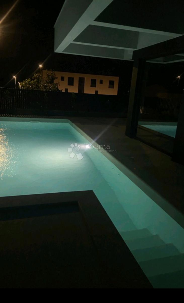 Allogio Krk, 254,70m2