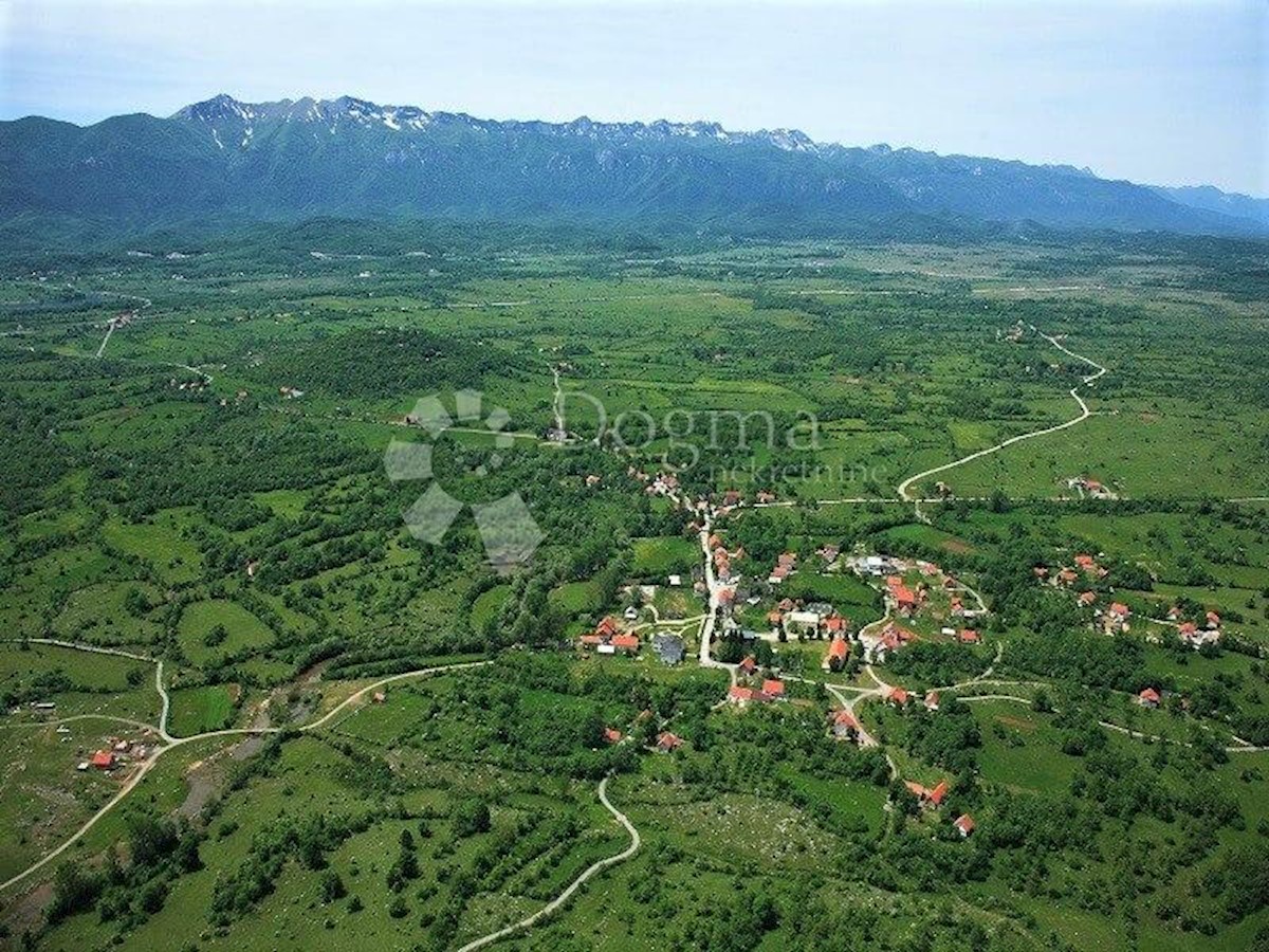 Terreno Kijani, Gračac, 10.000m2