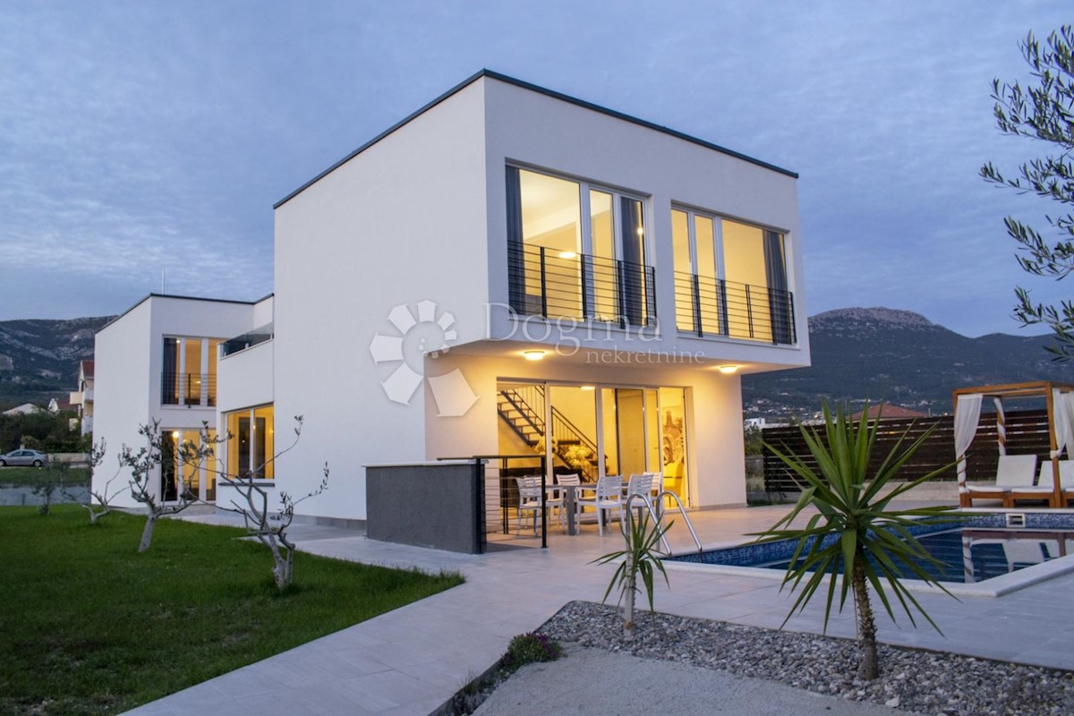 Casa Kaštel Novi, Kaštela, 750m2