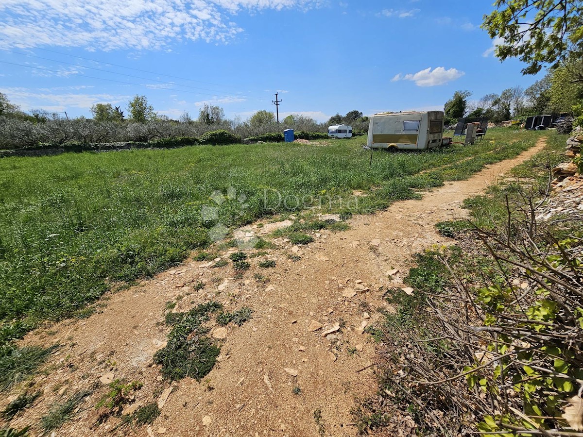 Terreno Kavran, Marčana, 1.542m2