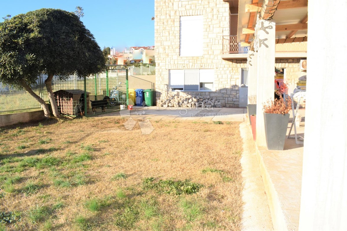 APPARTAMENTO FAMIGLIARE E CASA IN OTTIMA POSIZIONE