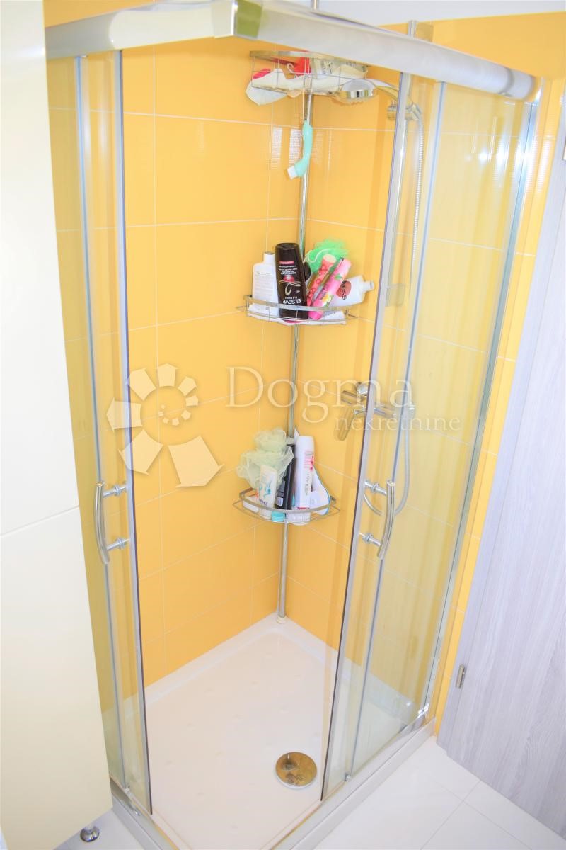 APPARTAMENTO FAMIGLIARE E CASA IN OTTIMA POSIZIONE