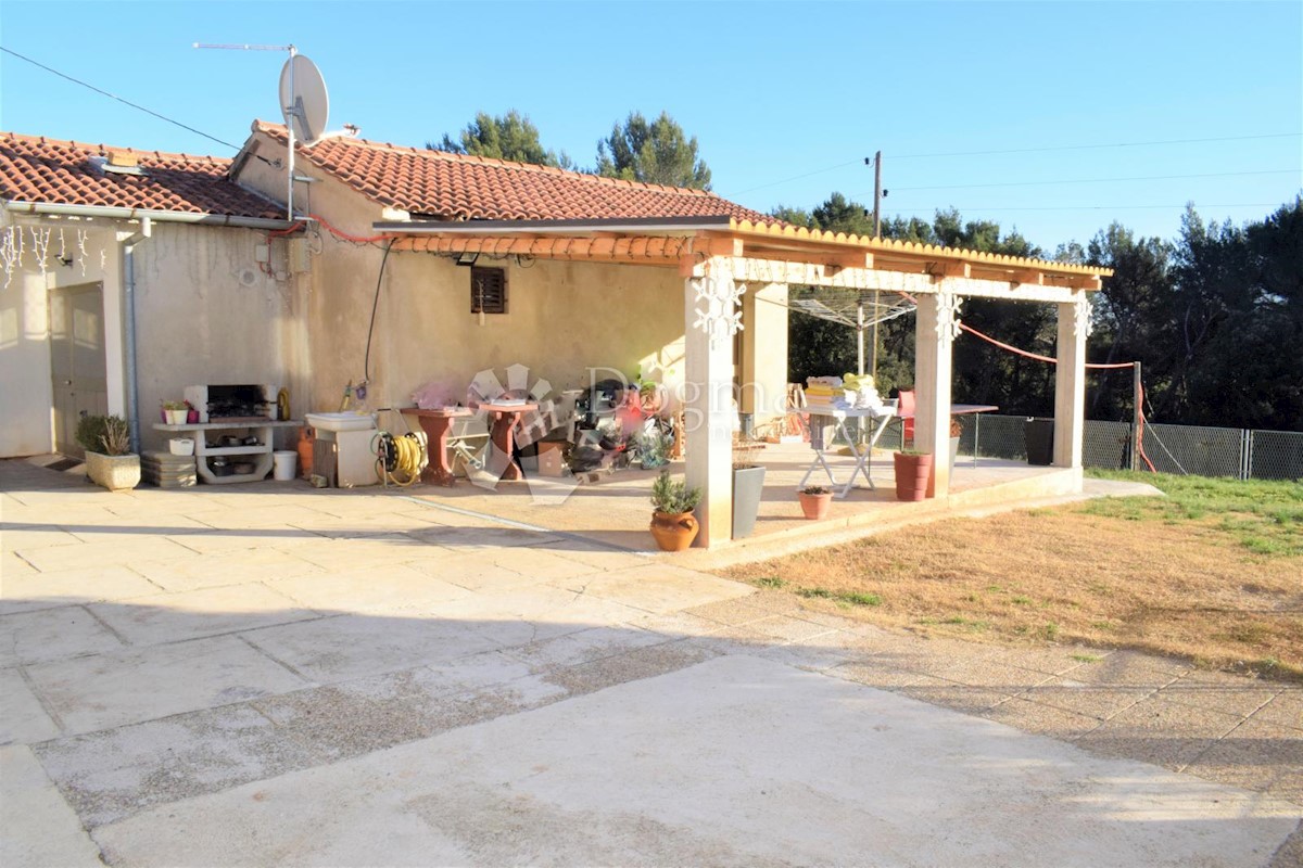 APPARTAMENTO FAMIGLIARE E CASA IN OTTIMA POSIZIONE