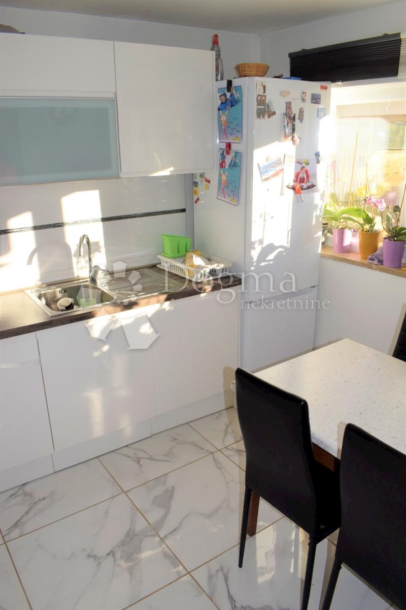 APPARTAMENTO FAMIGLIARE E CASA IN OTTIMA POSIZIONE