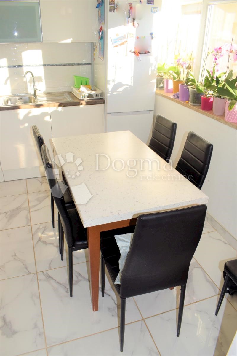 APPARTAMENTO FAMIGLIARE E CASA IN OTTIMA POSIZIONE