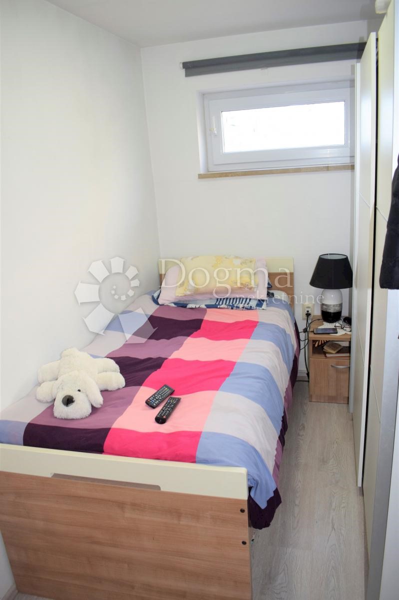 APPARTAMENTO FAMIGLIARE E CASA IN OTTIMA POSIZIONE