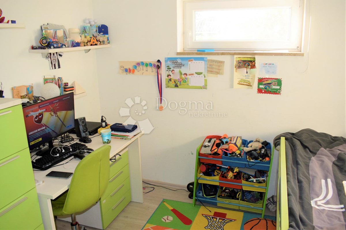 APPARTAMENTO FAMIGLIARE E CASA IN OTTIMA POSIZIONE