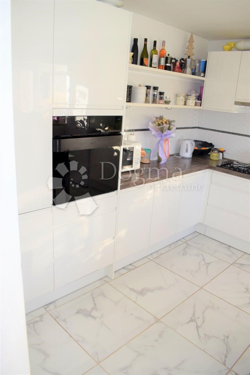 APPARTAMENTO FAMIGLIARE E CASA IN OTTIMA POSIZIONE