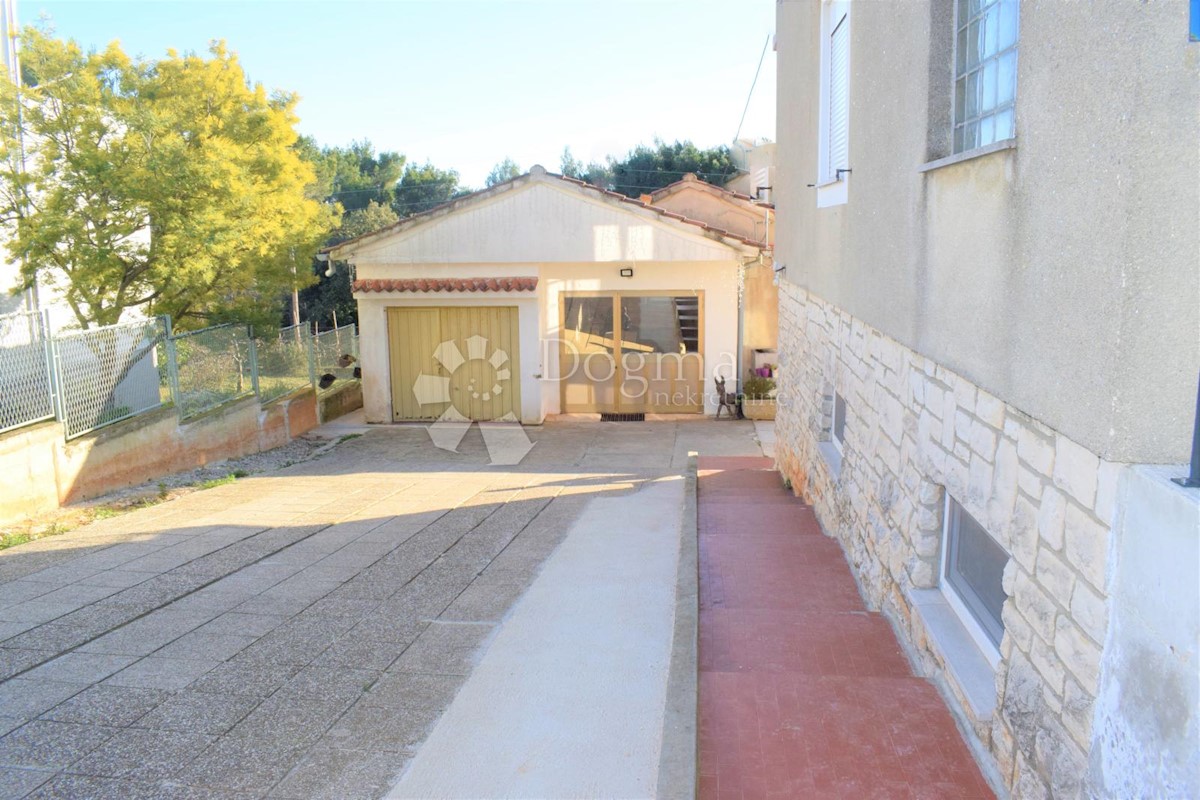 APPARTAMENTO FAMIGLIARE E CASA IN OTTIMA POSIZIONE