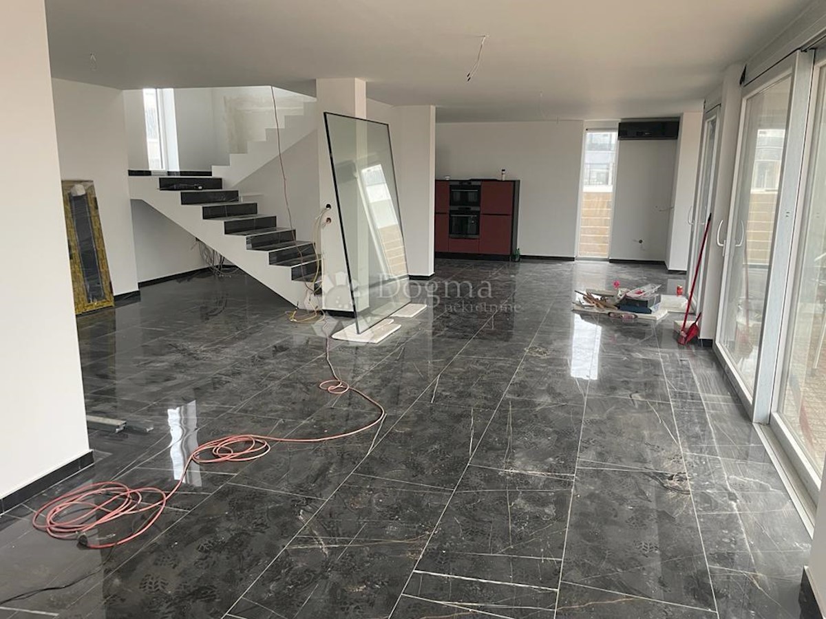 Casa Zemunik Gornji, Zemunik Donji, 217m2