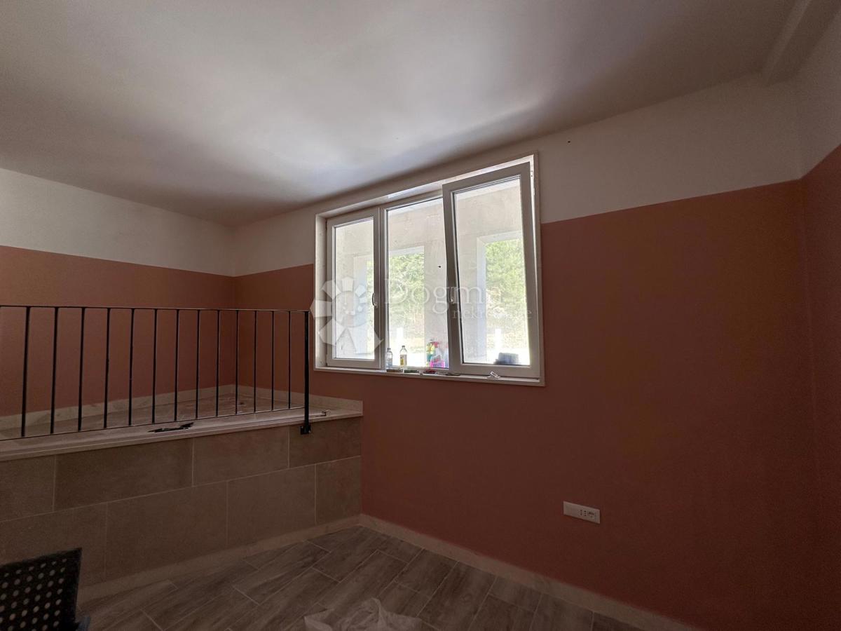 Locale commerciale Strožanac, Podstrana, 82,60m2