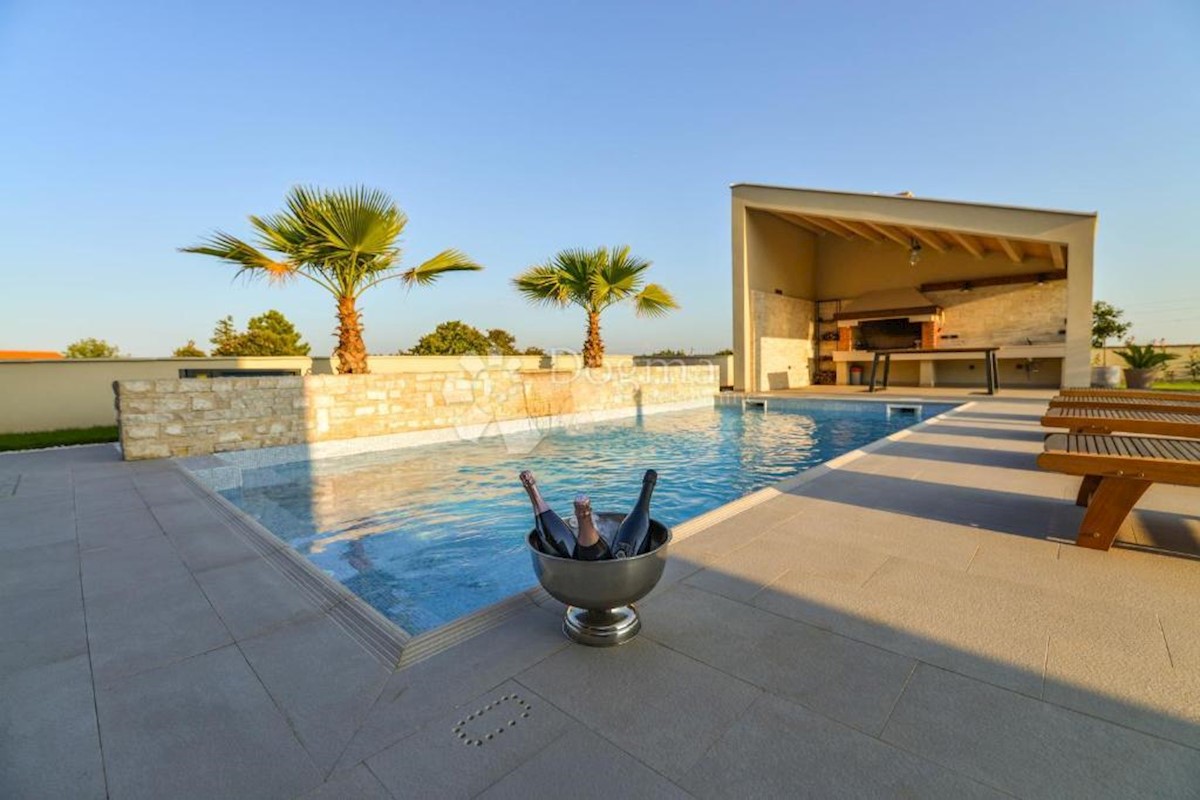 Casa Poljica Brig, Nin, 300m2