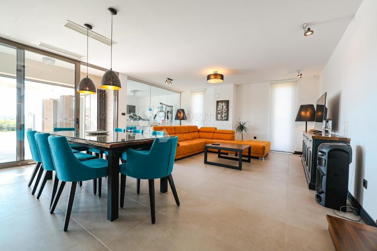 Casa Poljica Brig, Nin, 300m2