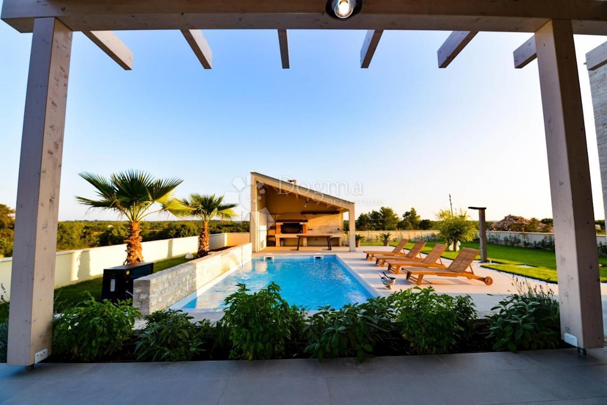 Casa Poljica Brig, Nin, 300m2