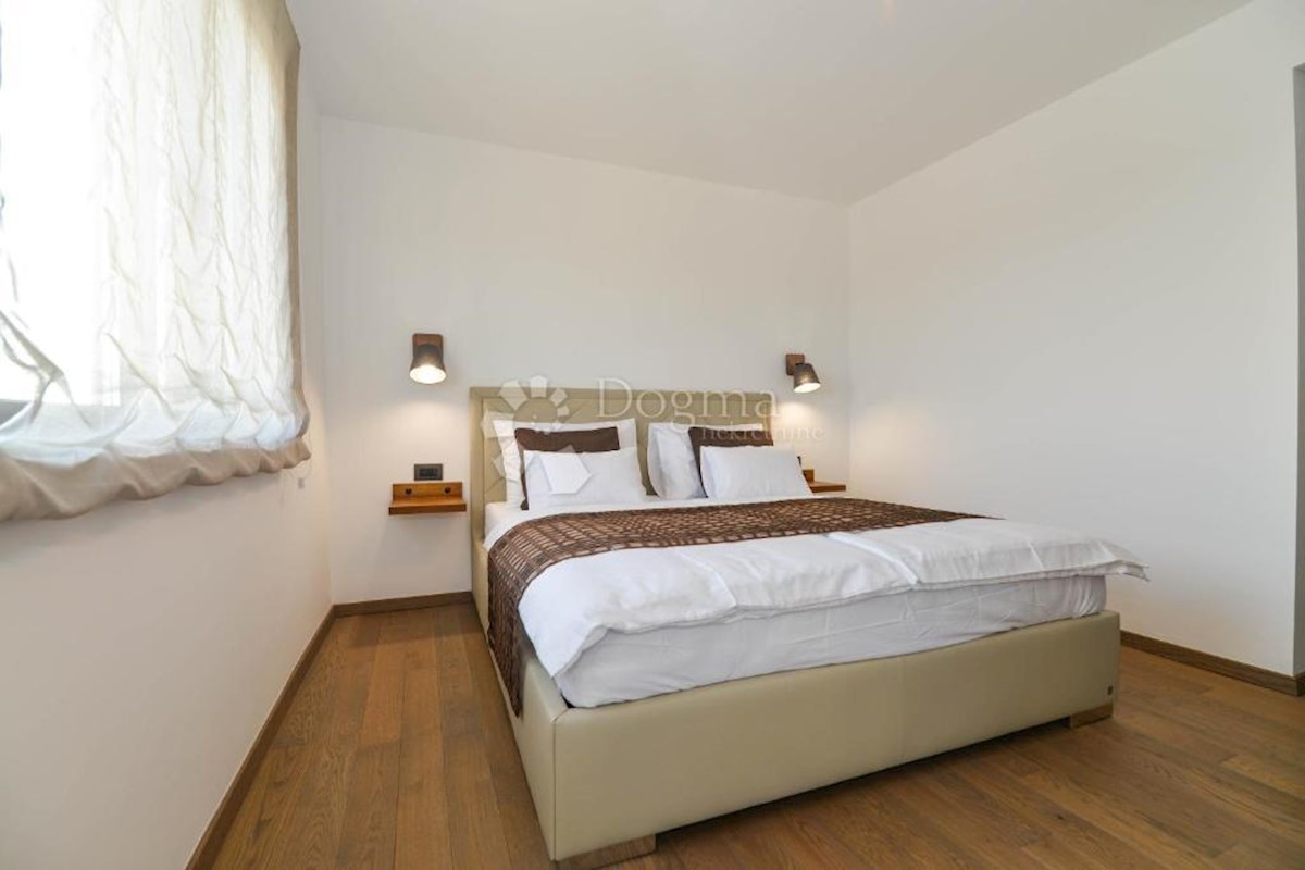 Casa Poljica Brig, Nin, 300m2