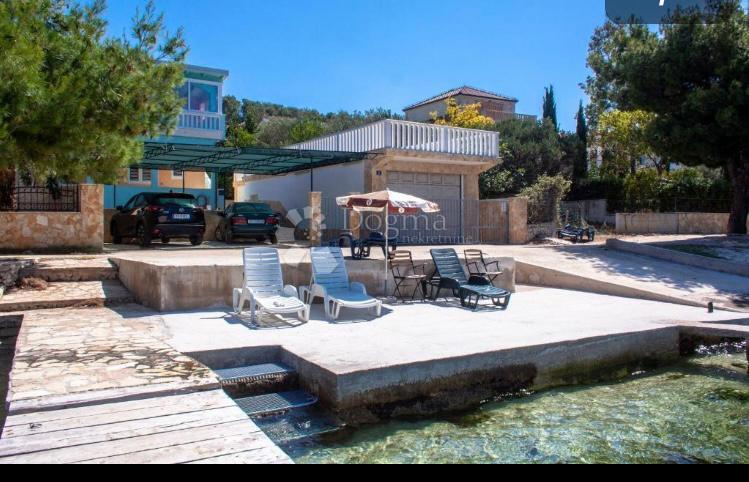 Casa Okrug Gornji, Okrug, 184m2