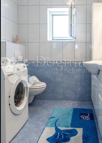 Casa Okrug Gornji, Okrug, 184m2