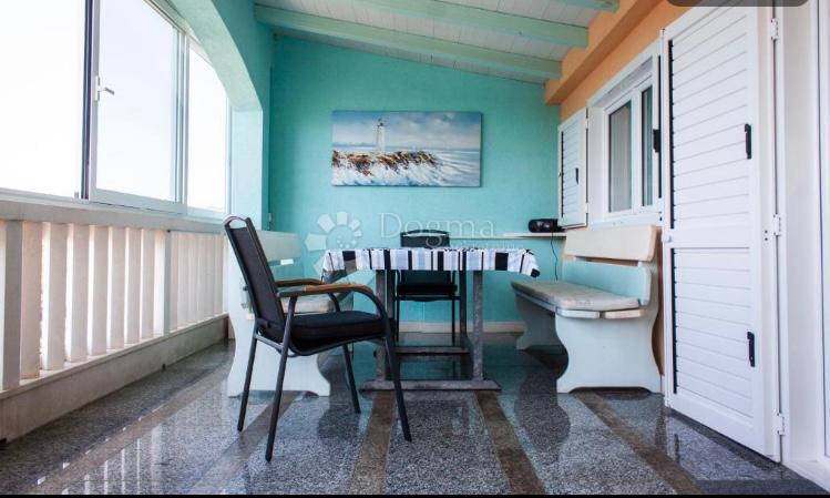 Casa Okrug Gornji, Okrug, 184m2